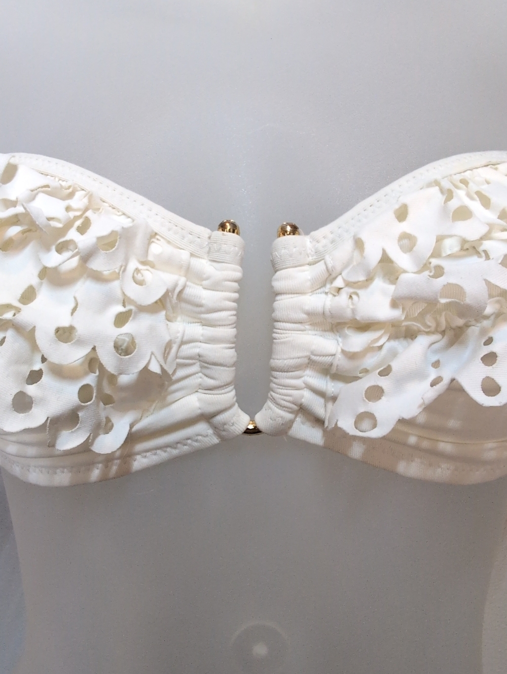 Bcbgmaxazria Luiza White Laser Cut Strapless Bikini Top Bandeau Size Small - Picture 4 of 12